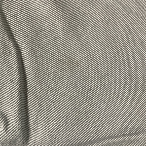 2 pairs of men’s shorts. LR Scoop green cargo, gray National Outfitters. Size 36 - Picture 12 of 15